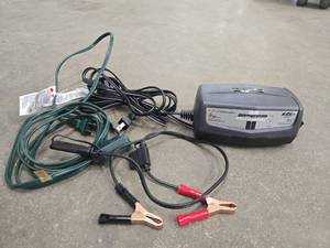 lot 9302 image: Schumacher XM1.5 Speed Charge Battery Charger