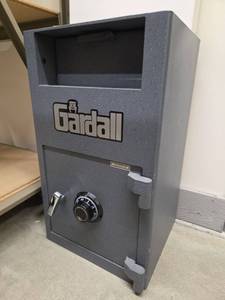 lot 11202 image: Tardall Professional Security Safe Model FL1328GC