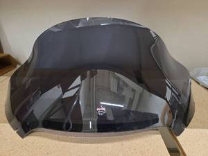 lot 11210 image: Harley-Davidson Motorcycle Windshield 2310-0584