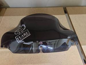 lot 11215 image: Honda Batwing 2310-0274 Flare Windshield (Fits 1996-2013)