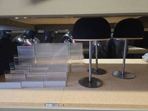 lot 11255 image: Table Top Hat And Acrylic Displays