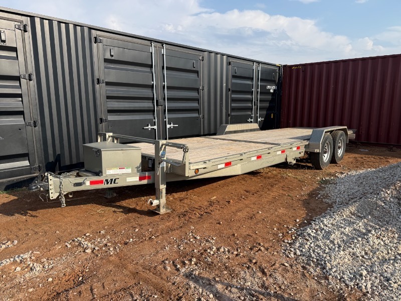 lot 3148 image: 2024 MC Trailers MFG. 24 foot Heavy Equipment Tilt Trailer