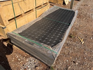 lot 4051 image: Unused SDLANCH Ground Protection Mats Lot of 15 (IRGPM)