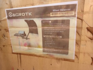 lot 4276 image: Unused AGT Tire Balancer