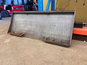 lot 4333 image: Unused Landhonor Skid Steer Universal Adapter Plate (UAP-16-45W)