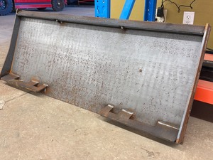 lot 4336 image: Unused Landhonor Skid Steer Universal Adapter Plate (UAP-16-45W)