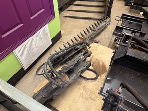 lot 4424 image: Mini Skid Steer Hedge Trimmer - Lopper Mower