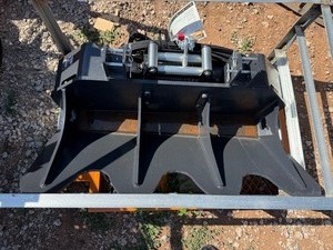 lot 4114 image: Unused Arteer 15000 Lbs Skid Steer Hydraulic Logging Winch (SS-15000G)