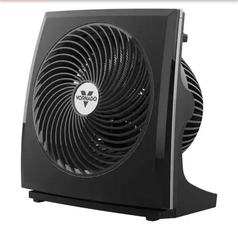 lot 4421089 image: Vornado573T 7 in. 3-Speed Desk Fan in Black with Adjustable Tilt - Retail $39