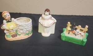 lot 52 image: 1950s Ceramic Figurine Planters