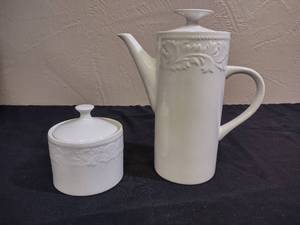 lot 56 image: Garland 8837 White Stoneware Coffee Set