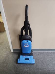 lot 226 image: Hoover Widepath Tempo Upright Vacuum