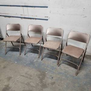 lot 308 image: Samsonite Model 1833 Metal Folding Chairs Set - some wear on the metal and a few leg end caps missing.