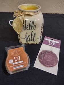 lot 323 image: Scentsy Hello Fall Warmer, with open package of wax (one square left) and a car air freshener