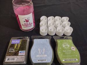 lot 326 image: Jar Candle, Battery Operated Tea Light Candles, Wax Melts (one package only has one square left, the two Scentsy packages are full or mostly full)