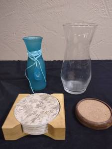 lot 327 image: Decorative Glass Vases and Coasters