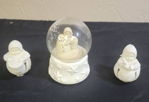 lot 375 image: Department 56 Winter Snow Globe and Figurines Set - snow globe does not have any liquid in it