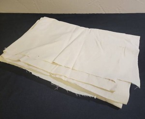 lot 433 image: Beige Muslin Fabric -  50 W x 144 L - good condition