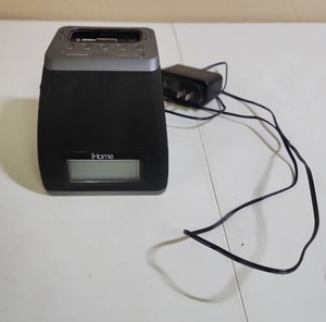 lot 467 image: iHome iP21 Clock Radio Dock (for use with older model iPodiPhone with 30-pin connector.