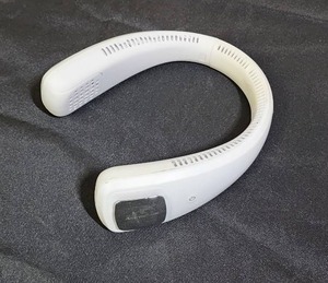 lot 469 image: Arctic Air Neck Fan - tested, works well (not quiet, but also not too loud)
