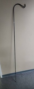 lot 516 image: Metal Garden Shepherds Hook - approx 84 long