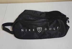 lot 626 image: Nike Golf Black Shoe Bag with Handle