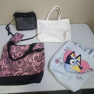 lot 627 image: Mixed Handbag Collection Bundle - David Jones Black cross body, Oscar De La Renta White Tote, Pink and Black Paisley tote, and a character canvas tote