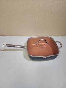 lot 650 image: Copper Cook Non-Stick Square Pan with Glass Lid