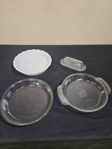 lot 651 image: Ceramic and Glass Pie Plates and a Glass Butter Dish