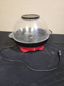 lot 663 image: Electric PopCorn Popper