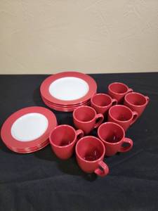 lot 672 image: Red and White Dinnerware Set with Plates and Mugs - Five large plates, 4 small plates, 8 mugs