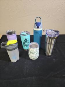 lot 682 image: Insulated Drinkware, a Shaker cup, and a water bottle - all good condition