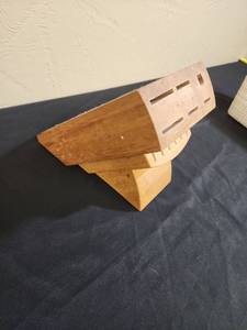 lot 693 image: Wooden Knife Block with Storage Slots