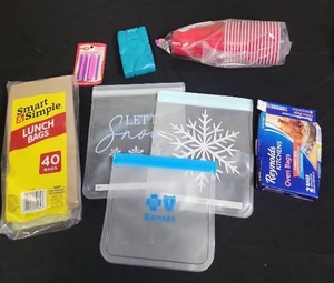 lot 697 image: Kitchen Essentials Bundle - Lunch Bags, Storage Containers, Candles and Cups