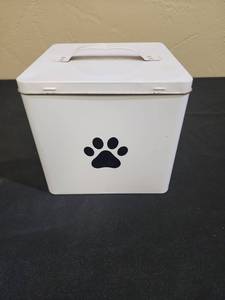lot 699 image: White Metal Pet Food Storage Container with Paw Print - small 6 inch cube size