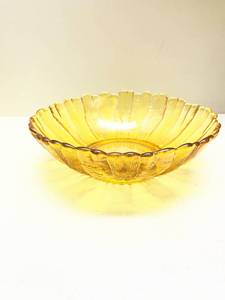 lot 426 image: Amber Glass Scalloped Bowl
