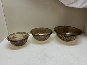 lot 427 image: Pyrex Mixing Bowl Set - Brown Glass with Floral Pattern