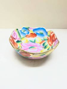 lot 428 image: Hand Painted Chinese Floral Bowl