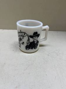 lot 430 image: Hopalong Cassidy Western Milk Glass Mug
