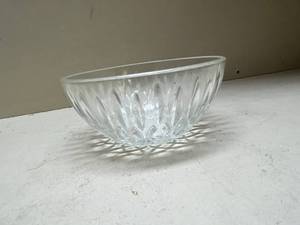 lot 438 image: Crystal Cut Glass Serving Bowl