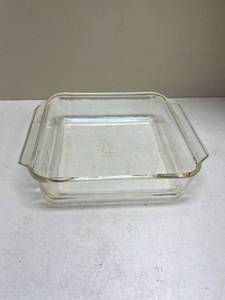 lot 450 image: Anchor Hocking Glass Food Storage Container