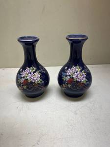 lot 457 image: Japanese Cobalt Blue Floral Vases