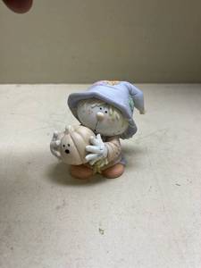 lot 477 image: Bumpkins Halloween Pumpkin Figurine