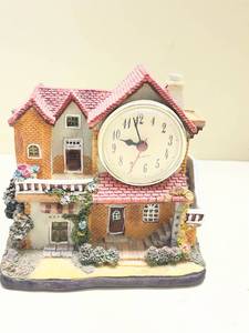 lot 486 image: Decorative Cottage Clock