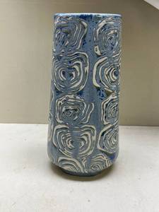 lot 489 image: Decorative Blue and White Ceramic Vase with Rose Pattern