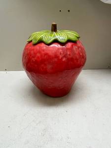 lot 499 image: Ceramic Strawberry Cookie Jar