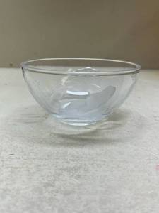 lot 533 image: Etched Glass Dessert Bowl - Manganese Glow under UV365nm