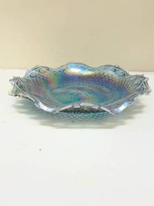 lot 555 image: Carnival Glass Ruffled Bowl with Diamond Pattern
