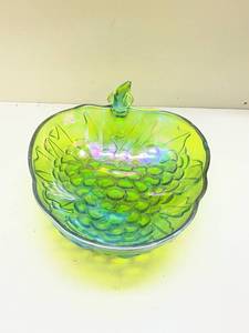 lot 558 image: Green Carnival Glass Grape Pattern Bowl with Lid