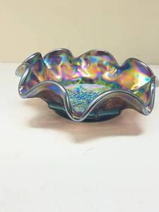 lot 565 image: Iridescent Carnival Glass Bowl with Grape Pattern